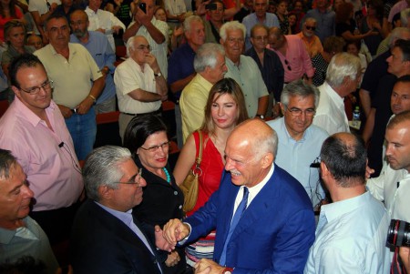 Με τον Γ. Παπανδρέου στην έναρξη της Β' Πανελλαδικής Συνδιάσκεψης του ΚΙΝΗΜΑΤΟΣ Δημοκρατών Σοσιαλιστών, 31/8/2015 (Στάδιο Ειρήνης και Φιλίας, Ν.Φάληρο)